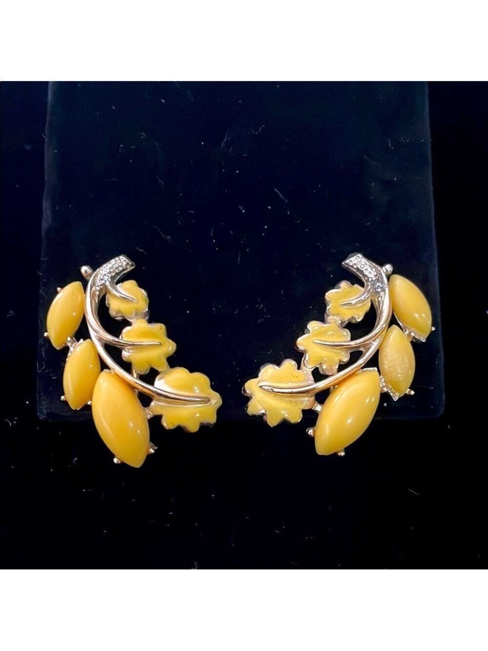 STAR Vintage Yellow Lucite Flower Branch Climbing Screw back earrings